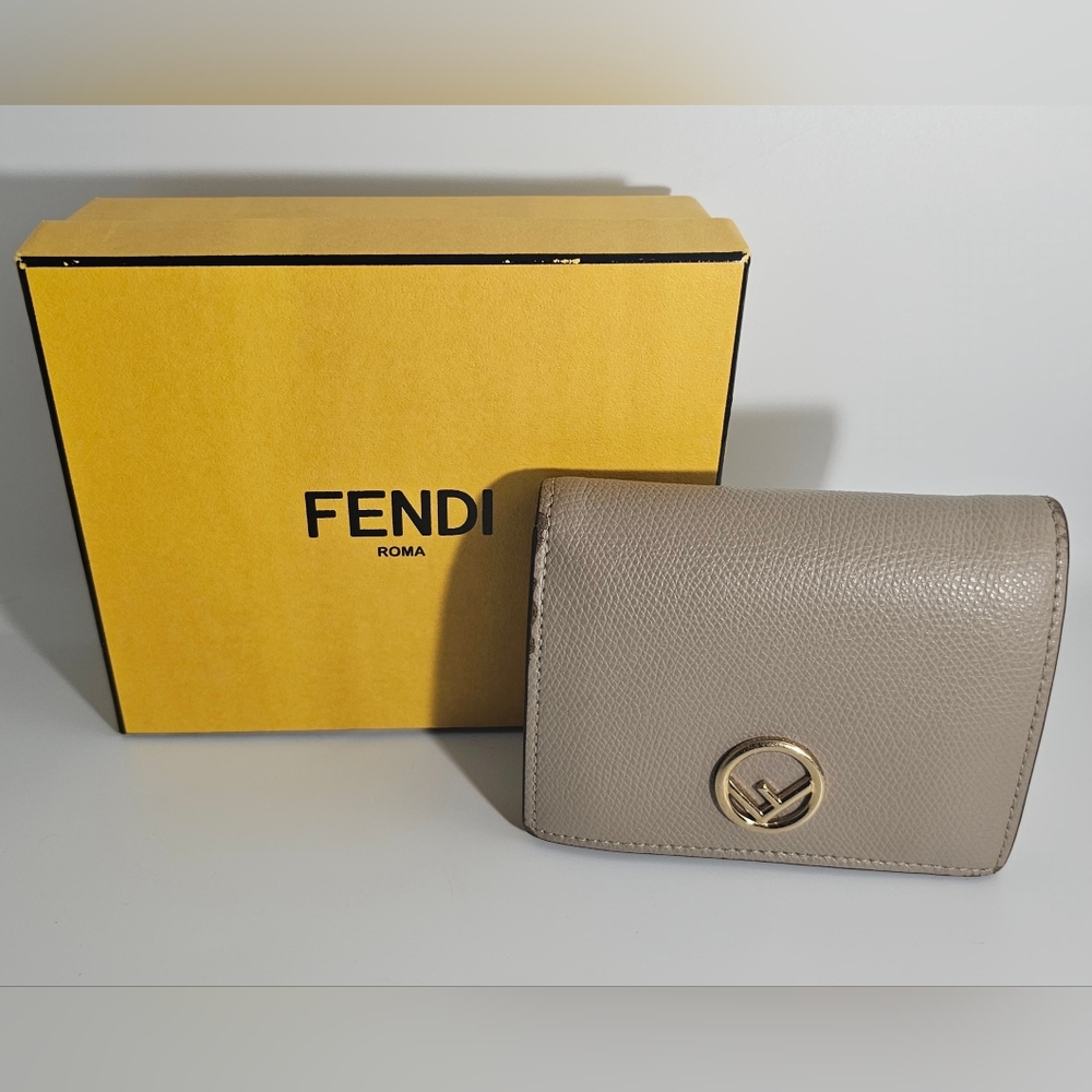 FENDI Bifold Leather Wallet Vitello Cruise F is for FENDI
